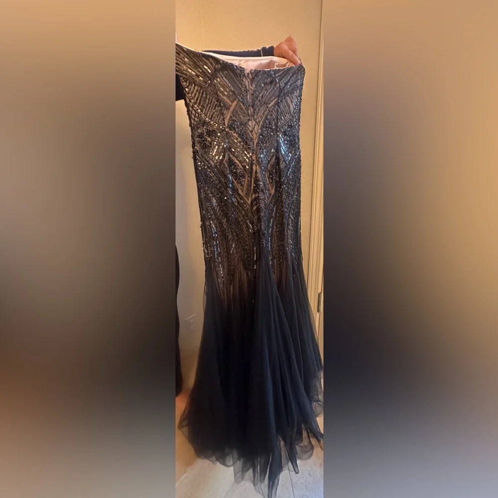 Alberto Makali beautiful gown